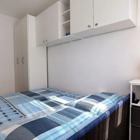 Meri - Two Bedroom With Balcony Apartment