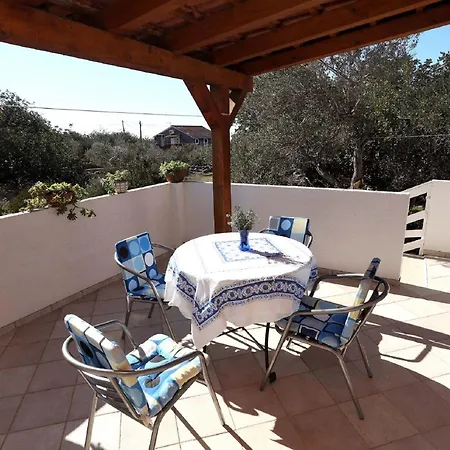 Meri - Two Bedroom With Balcony Apartment