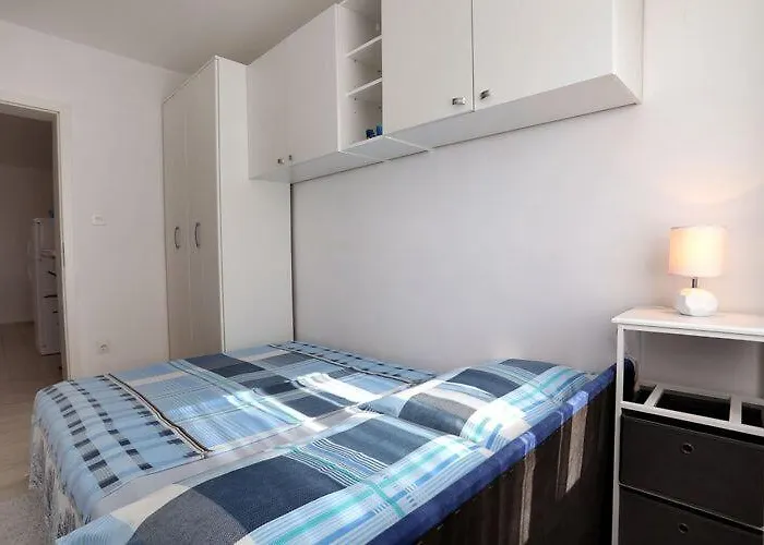 Meri - Two Bedroom With Balcony Apartment
