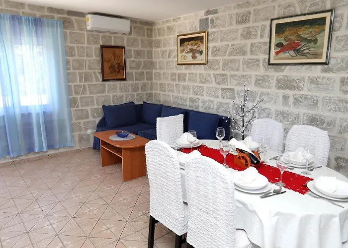 Meri - Two Bedroom With Balcony * Trogir
