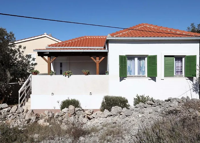 Meri - Two Bedroom With Balcony *