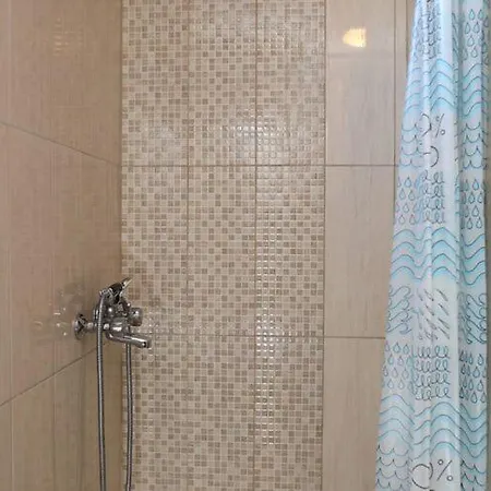 Meri - Two Bedroom With Balcony