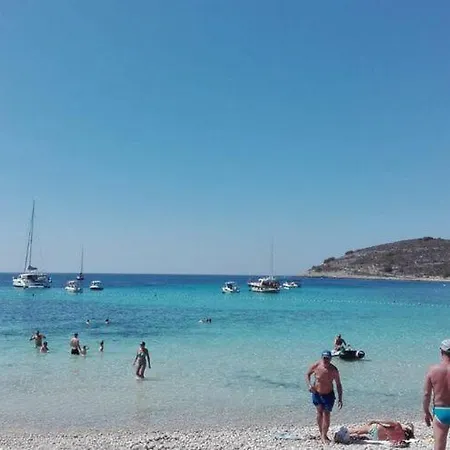 Meri - Two Bedroom With Balcony Appartement