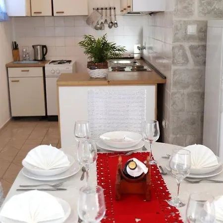 Meri - Two Bedroom With Balcony Trogir