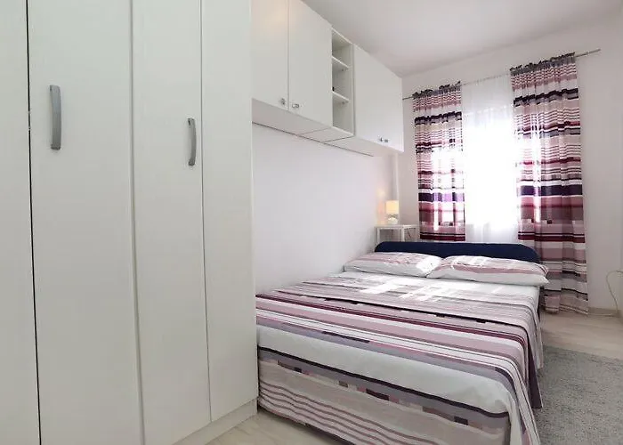 Meri - Two Bedroom With Balcony Apartment *